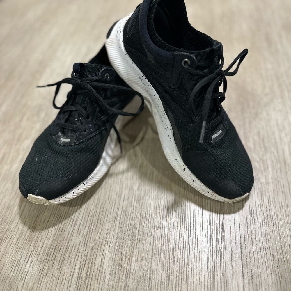 Reebok Black and White Women's Sneakers - Picture 3 of 9